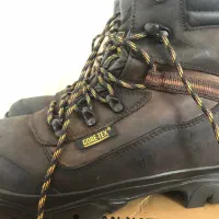 کفش کوهنوردی لاوان