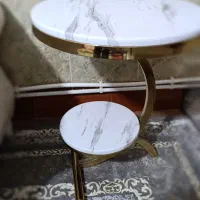 میز کنار سالنی