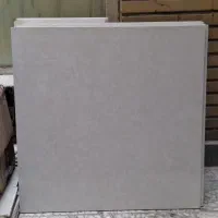 تعدادی سرامیک سالم و شکسته به فروش میرسد