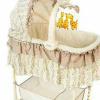 تخت کنار مادر