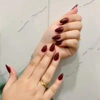 کاشت ناخن و مژه