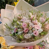 نماینده در گلفروشی