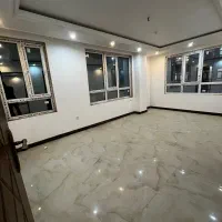 80متراداری/فلت-مستطیل/ویترین روبه نما/مخابرات