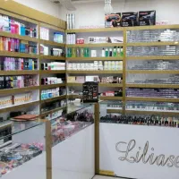 واگذاری مغازه با تمام اجناس و ویترین(به قیمت خرید)