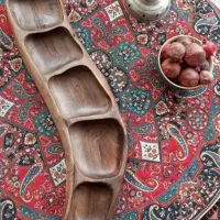 تعدادی ظرف چوبی مزه کار دست