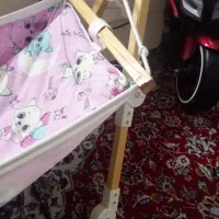 گهواره تاشو با چوب روسی و بسیار تمیز|اسباب و اثاث بچه|نیشابور, دارایی|دیوار