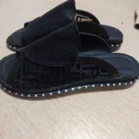 همشون نونوصندلی مشکی ۳۸۰صندل کرم ۱۳۰