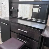 میز ارایش همراه با صندلی