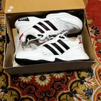 کتانی آدیداس