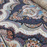 فرش ۳تا۴ سه طرح ۱۲متری تمام‌ نخ می باشد