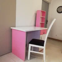 میز تحریر  به همراه بوفه و دوتا صندلی چوبی مخمل