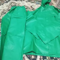 لباس کار سر همی با دستکش کار و لباس کار بارانی