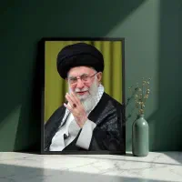 قاب عکس رهبر شهید
