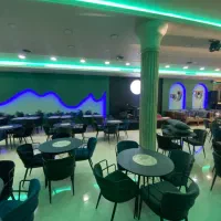 استخدام چند نیرو برای کافه رستوران