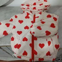 کاپشن بچگانه و کتونی دخترانه