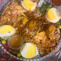 استخدام اشپز حرفه ایی مسلط به غذاهای سنتی