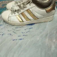 یک جفت کفش آدیداس
