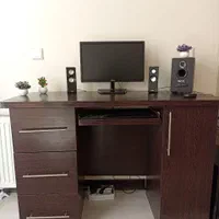 میز کامپیوتر/میز تحریر/جادار/چوبی/دارای کمد و کشو|میز تحریر و کامپیوتر|تهران, شمیران‌نو|دیوار
