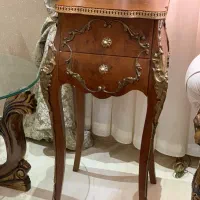 میز کنارسالن