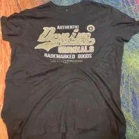 تی شرت و شلوار|لباس|نور, |دیوار