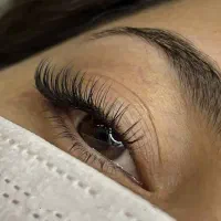 نیازمند مدل اکستنشن مژه و لیفت ابرو و مژه