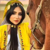 مدل زیبا برای میکاپ میخوام