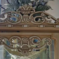 ویترین چوبی بسیار شیک و ظریف کار شده|بوفه، ویترین، کنسول|اصفهان, شیخ طوسی|دیوار