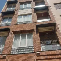 ۹۰متر بلوار فردوس/تکواحدی/ ۷ساله/فول امکانات