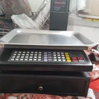 ترازو صندوقدار و جای حبوبات و چرخ دستی|فروشگاه و مغازه|سرعین, |دیوار