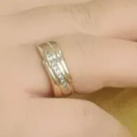 انگشتر گمشده زنانه برام ارزش معنوی داره