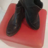 دو جفت کفش چرم طبیعی نیم بوت خارجی