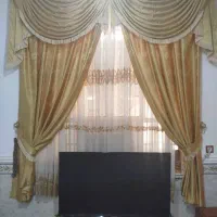 سه تکه پرده پارچه ایی و یک مخزن گاز ال پی جی سالم