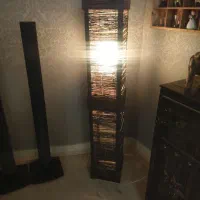 چراغ خواب آباژور چوبی ایستاده کنار سالنی|لوستر و چراغ آویز|تهران, ونک|دیوار