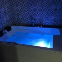 رزرو کلبه جکوزی دار بدون واسطه