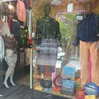 واگذاری اجناس و دکوراسیون کامل فروشگاه زنانه|فروشگاه و مغازه|اصفهان, کوی ولی عصر|دیوار