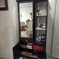 جاکفشی ،پشت اینه اویز لباس بسیارتمیزوسالم|جاکفشی، کمد، دراور|تهران, پیکان شهر|دیوار
