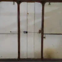 درب آهنی ماشین رو|مصالح و تجهیزات ساختمان|صحنه, |دیوار