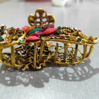 کلیپس پر نگین