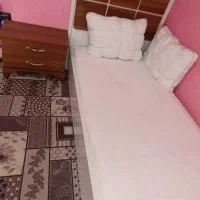 میز کنار تختی نو