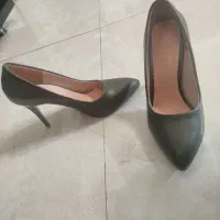 کفش پاشنه دار زیتونی رنگ نوسایز۳۶