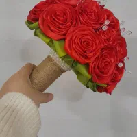 دسته‌گل رز قرمز