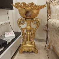 میوه خوری کنار سالنی