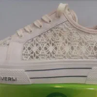 کفش نو|کیف، کفش، کمربند|بم, |دیوار