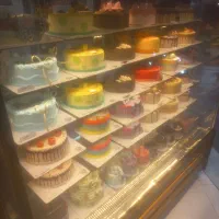 به چند فروشنده خانم نیازمندیم