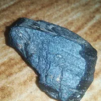 سنگ شبق یا کهربای سیاه