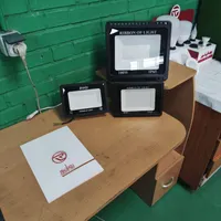 انواع پرژکتور و براکت مهتابی و آفتابی به قیمت عمده|لامپ و چراغ|پرند, |دیوار
