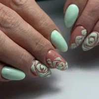 آموزش و خدمات تخصصی ناخن