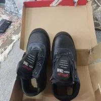 دو جفت کفش ایمنی