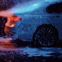 راننده مسلط ب خودروهای اتوماتیک و دنده ای