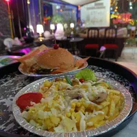 به یک دستیار و همکار آقا و خانم در کافه نیازمندیم.|استخدام خدمات فروشگاه و رستوران|ارومیه, |دیوار